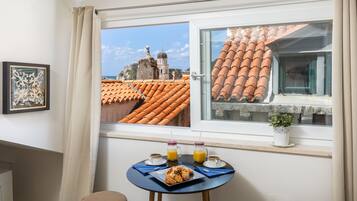 Studio Apartment Top Floor with Old Town View (address: Zamanjina 12) | Utsikt fra rommet