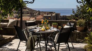 Panoramic Condo (Address: Uz posat 7) | Terrasse/patio