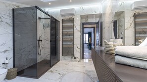 Penthouse with View (Address: Lazarina 3) | Bathroom | Hair dryer, towels, soap, shampoo