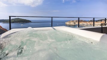 Penthouse with View (Address: Lazarina 3) | Hiên
