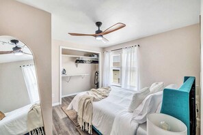 2 bedrooms, iron/ironing board, free WiFi, bed sheets