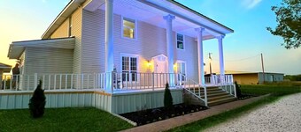 Ranch House Estate on 20 acres w/ 2 fishing Ponds 45 min from Dallas 