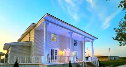 Ranch House Estate on 20 acres w/ 2 fishing Ponds 45 min from Dallas