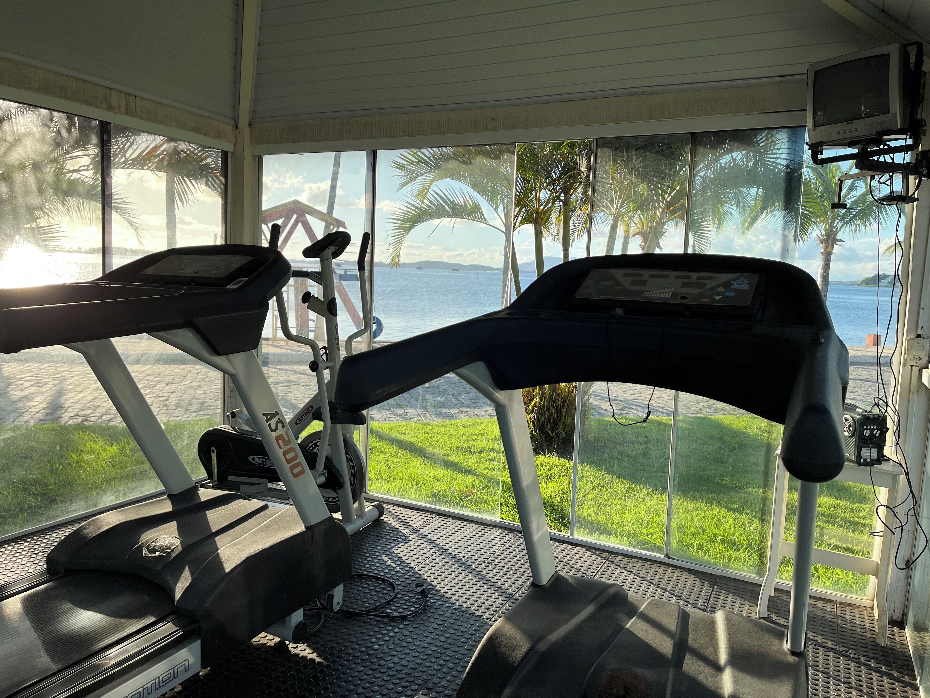 Deluxe House | 4 bedrooms, laptop workspace, free WiFi