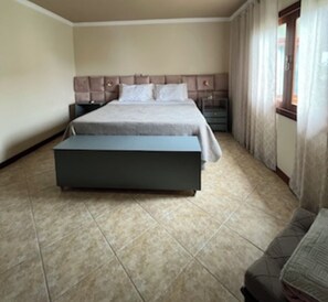 Deluxe-Haus | 4 Schlafzimmer, laptopgeeigneter Arbeitsplatz, kostenloses WLAN