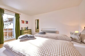 1 bedroom, WiFi, bed sheets - Sunny, bright "Holiday apartment 2" in a quiet, central location (Garmisch-Partenkirchen)