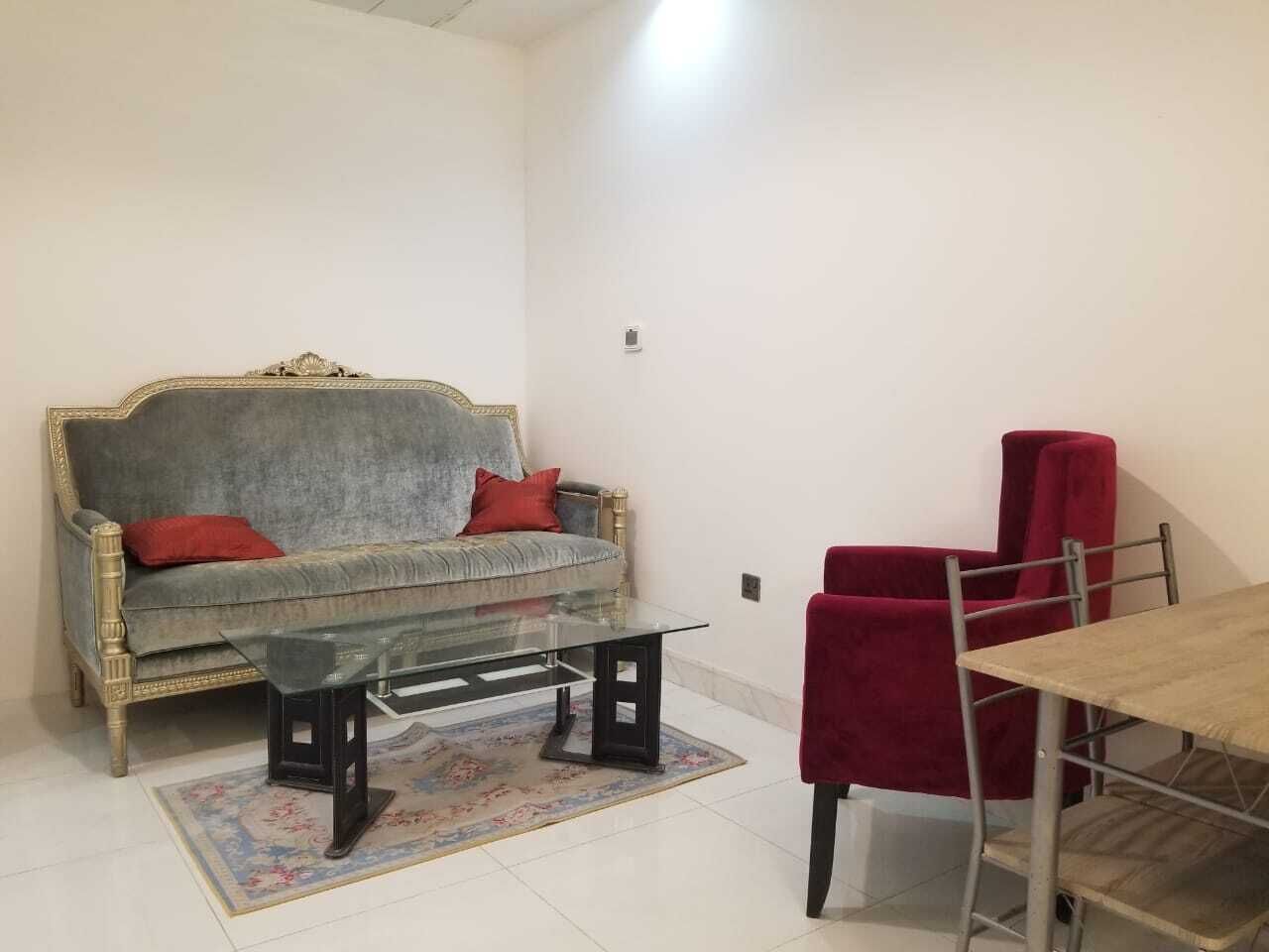 Luksushuvila, useita makuuhuoneita, esteetön, näköala uima-altaalle | Oleskelualue | 32–tuumainen LCD-televisio, jossa digitaalikanavat