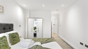 1 soverom, strykejern/-brett, reiseseng for barn og wi-fi (inkludert)