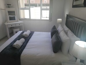 2 camere, una cassaforte in camera, una scrivania, ferro/asse da stiro