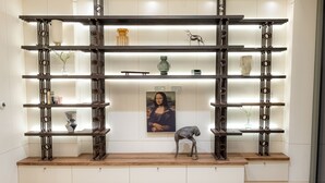 Apartamento, 5 quartos | Área de estar | TV de tela plana 42 polegadas com canais a cabo, TV