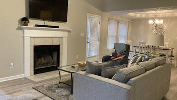 Smart TV, fireplace