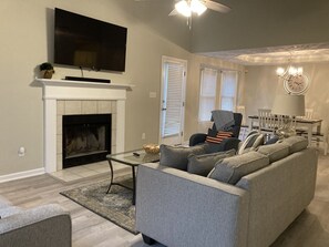 Smart TV, fireplace
