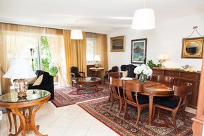 Apartment | Living area