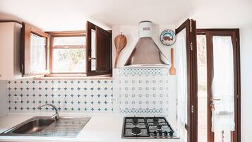 Kühlschrank, Ofen, Herdplatte, Geschirrspüler