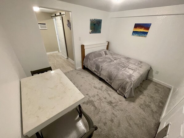 1 chambre, accès au Wi-Fi (inclus), literie fournie