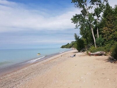 Centrally located spacious cottage just steps from beach and downtown!