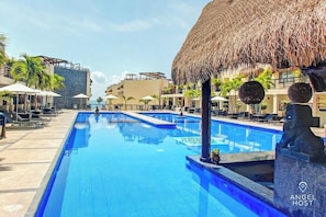 Outdoor pool, sun loungers