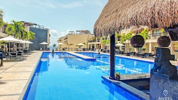 Outdoor pool, sun loungers