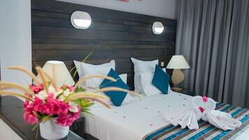 Caja de seguridad en la habitación y cortinas blackout