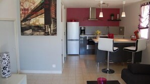 Interior - Naturist Village - Cap sauvage / Villa 29 and its terrace (Agde)