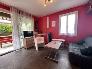 TV, DVD player, stereo