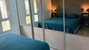 Room - Naturist village - Port-Nature 4 gangways level 2 sea view (Agde)
