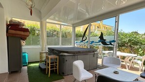 Interior - Naturist village - La Palmeraie garden / Villa 12 and its spa (Agde)