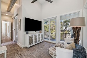 TV, fireplace, offices - Family Getaway | 2-min to Beach | 2 Community Pools | 6 Bikes | Close to Seaside (Seagrove Beach)