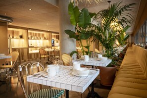 Päivittäinen buffetaamiainen (20 EUR per henkilö)