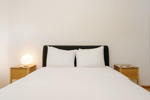 3 bedrooms, iron/ironing board, travel cot, WiFi