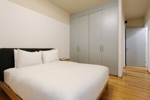 3 bedrooms, iron/ironing board, travel cot, WiFi