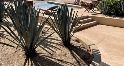 Beautiful 2BR/2BT Beachfront