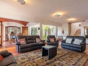 TV, fireplace, offices