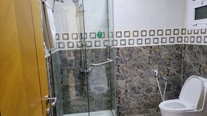 Deluxe Room | Bathroom - Farah Hotel Apartment (Muscat)