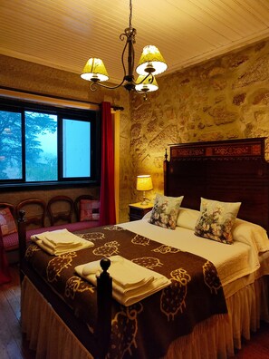 Tradisjonell villa, privat basseng, hageutsikt | 8 soverom, strykejern/-brett og wi-fi (inkludert)