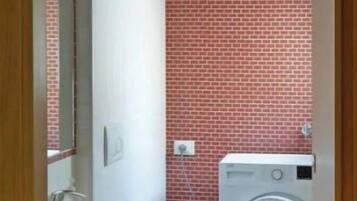 Dusche, Haartrockner, Bidet, Handtücher