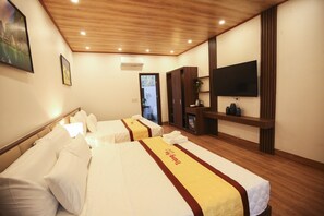 Free minibar items, desk, soundproofing, free WiFi - Trang An Resort (Hoa Lu)