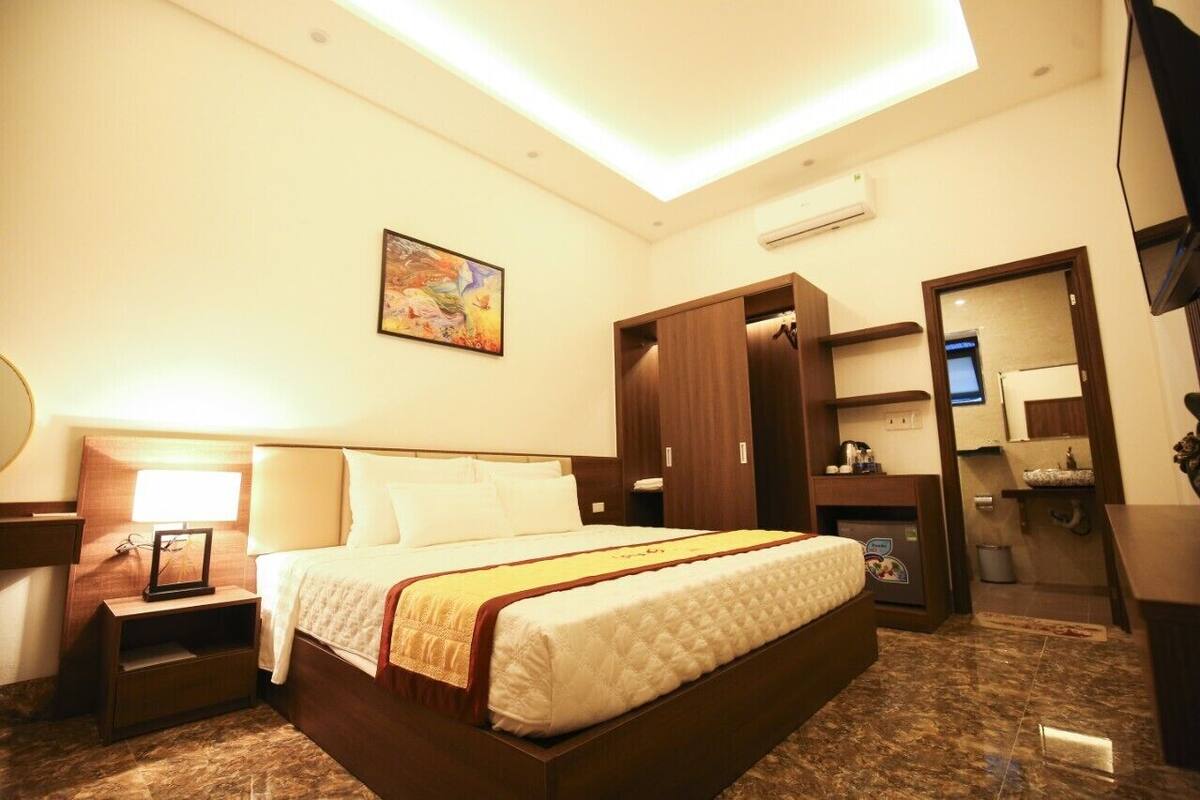 Phòng đôi Deluxe | Minibar với thức ăn, đồ uống miễn phí, bàn, phòng cách âm 