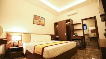 Deluxe Double Room | Free minibar items, desk, soundproofing, free WiFi