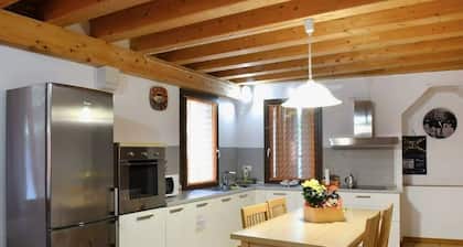 Single house with parking space and garden