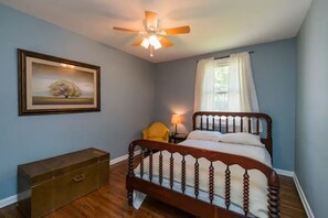 3 habitaciones, tabla de planchar con plancha y wifi gratis 