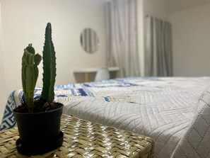 Room | Desk, laptop workspace, free WiFi, bed sheets - Casa Cempoal (Oaxaca)
