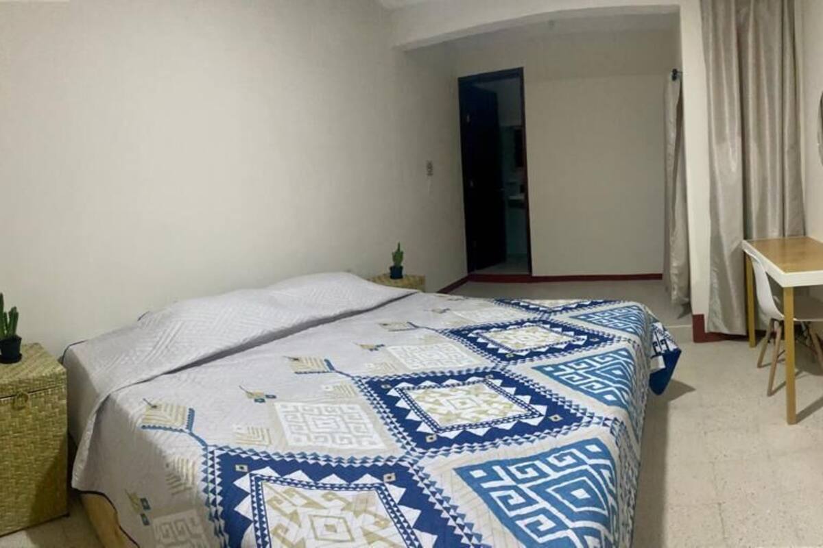 Habitación | Escritorio, espacio para trabajar con laptop y wifi gratis