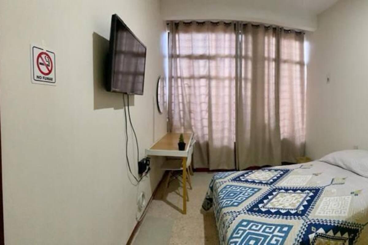 Room | Desk, laptop workspace, WiFi (free), bed sheets