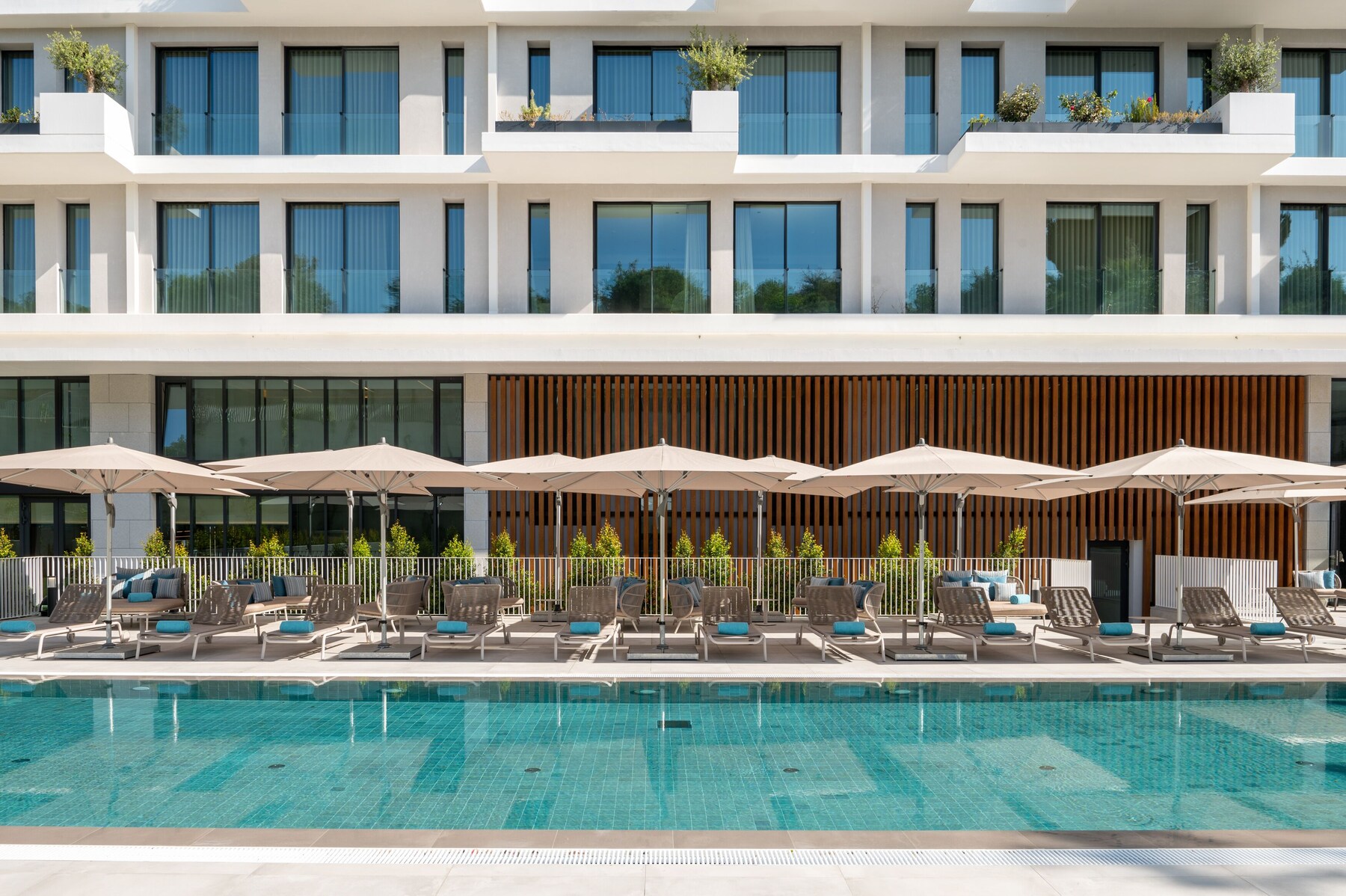 2 Innenpools, 2 Außenpools