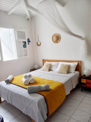 3 chambres, coffre-fort, fer et planche à repasser