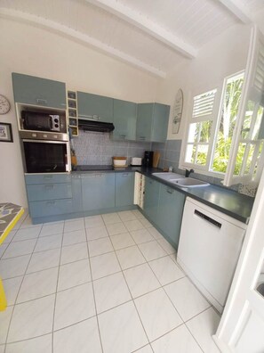 Fridge, microwave, oven, stovetop - Villa à Saint François G051 - 3 chambres piscine (Saint-François)