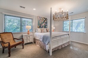 3 habitaciones, tabla de planchar con plancha, internet y ropa de cama 