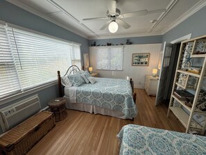 6 habitaciones, tabla de planchar con plancha, wifi y ropa de cama 