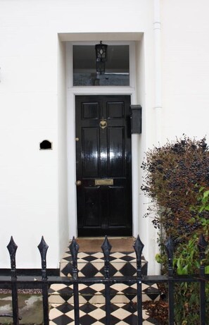 Exterior detail - Two Bedroom Period Property in Tivoli Cheltenham (Cheltenham)